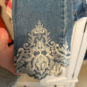 United Colors Of Benetton Blue and White Ankle Cropped Jeans